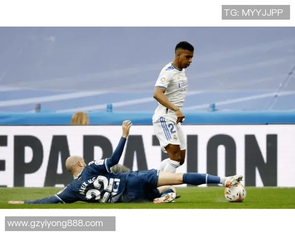 西甲劲旅逆转胜皇马登顶榜首日本国脚制胜进球助力欧冠冷门